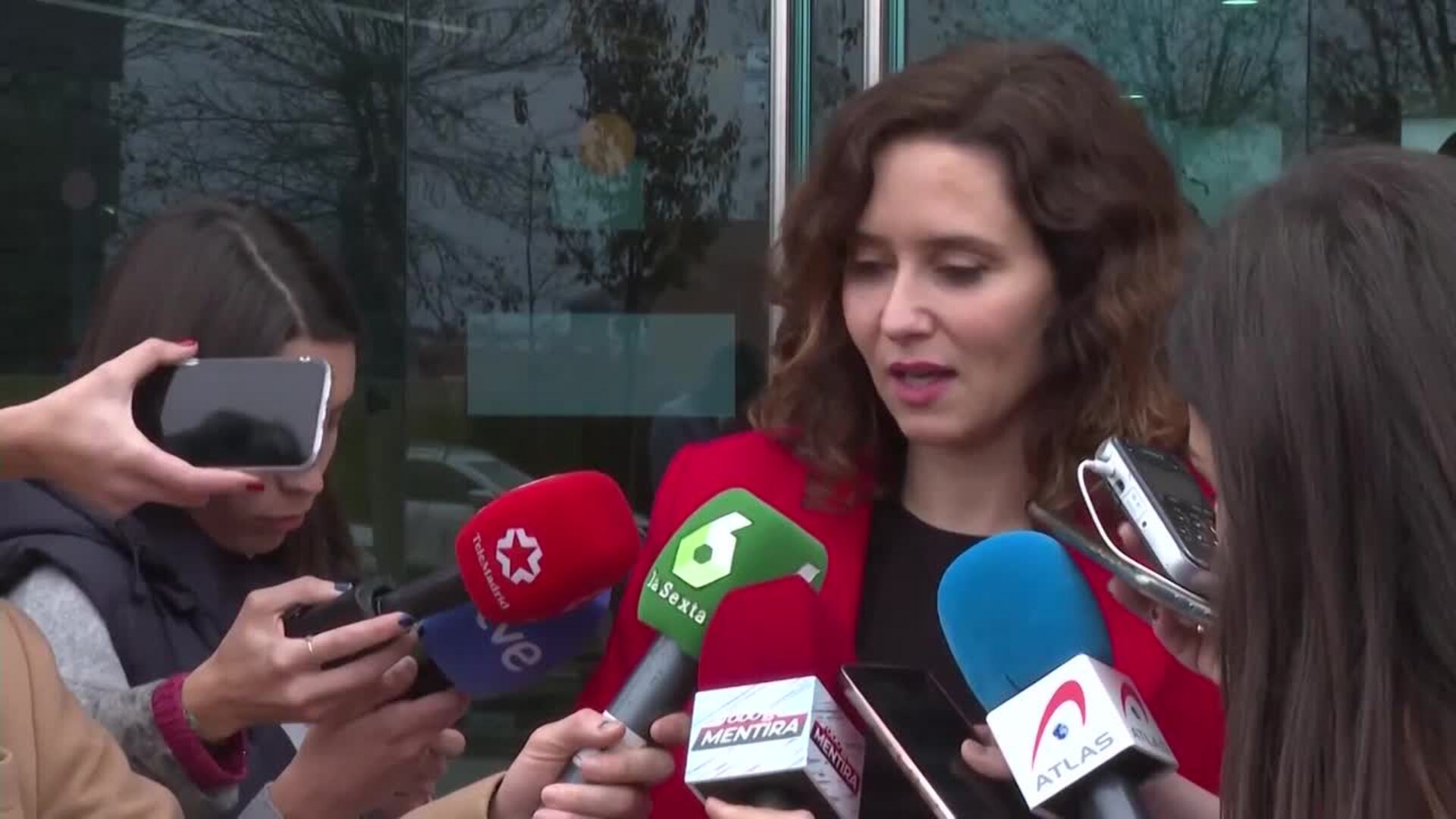 Ayuso pide "normalidad" al Gobierno central y no hacer feos a los madrileños