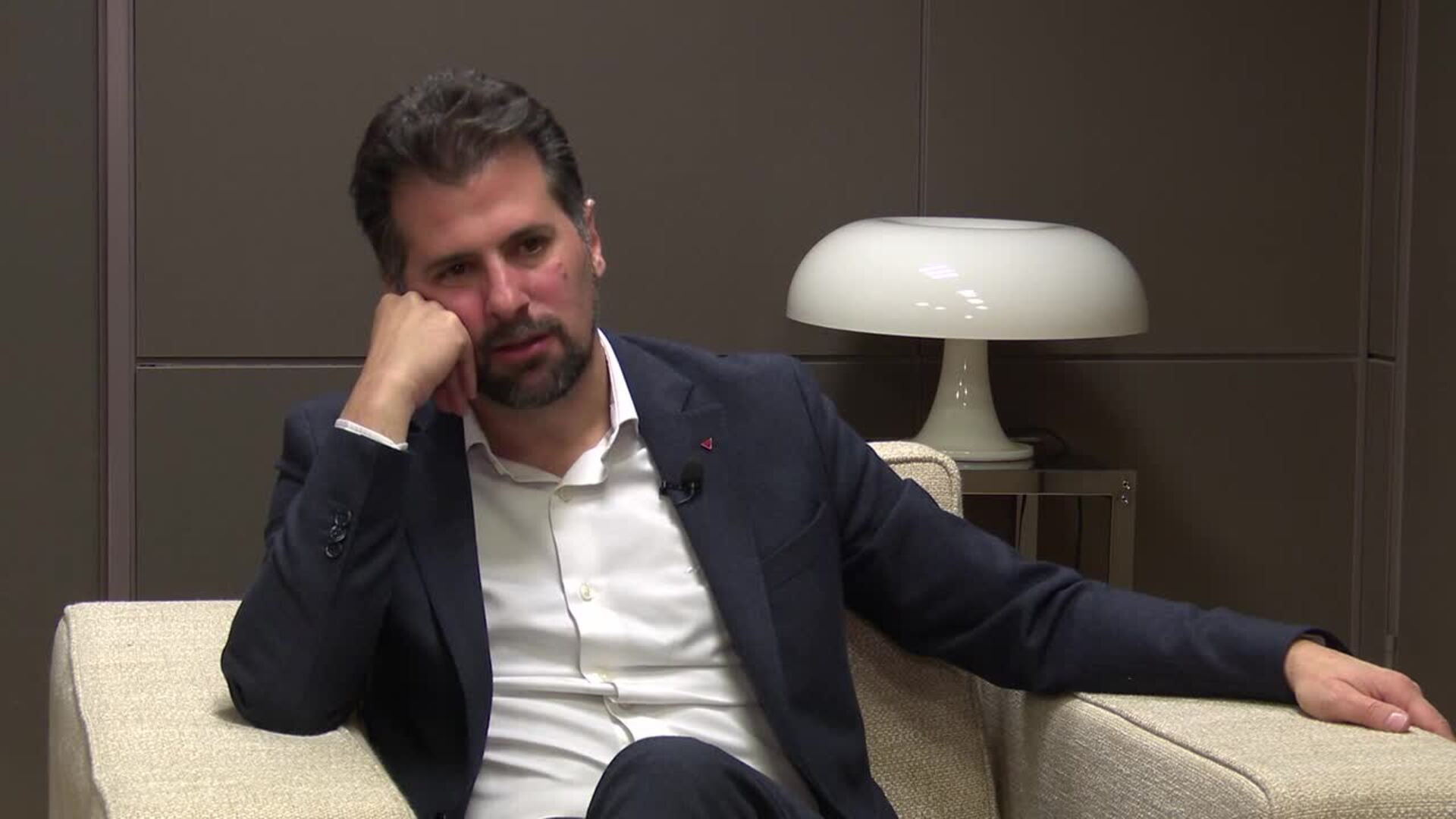 Tudanca ve a Herrero un "magnífico y preparadísimo" político pero la militancia decidirá