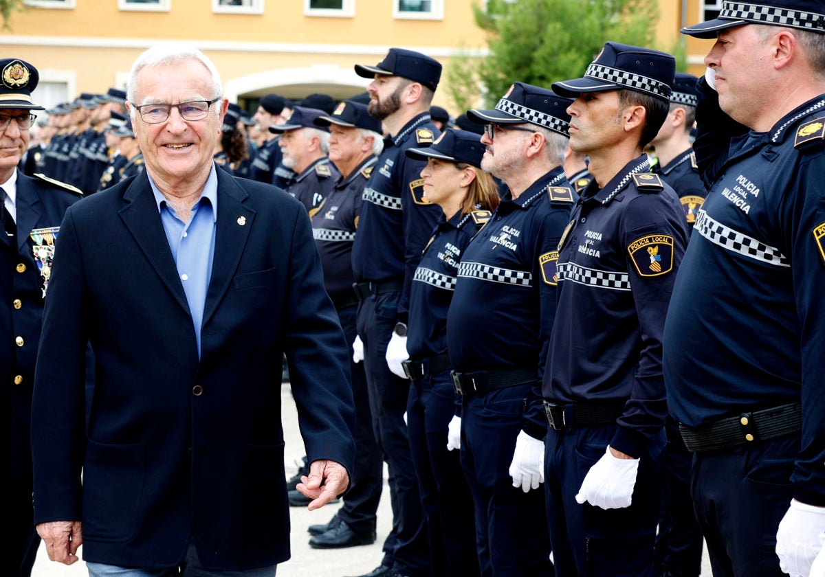 Ribó, durante un acto con la Policía Local en 2022.