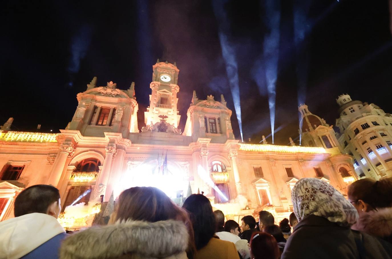 Así se vivieron las Campanadas y la fiesta de Fin de Año en el Ayuntamiento de Valencia