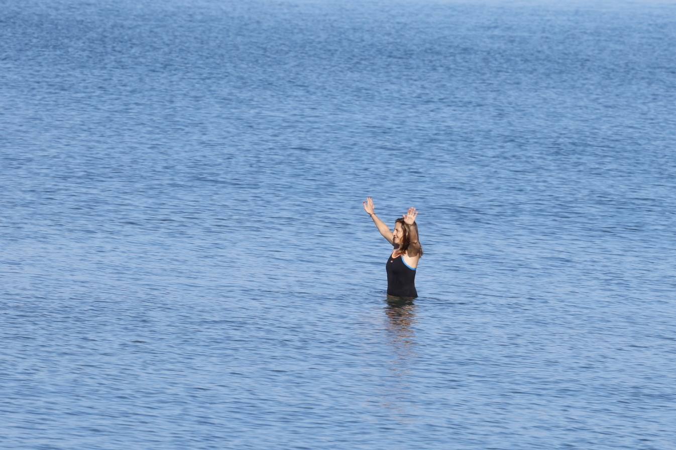 La playa de Valencia, a rebosar el primer día del año