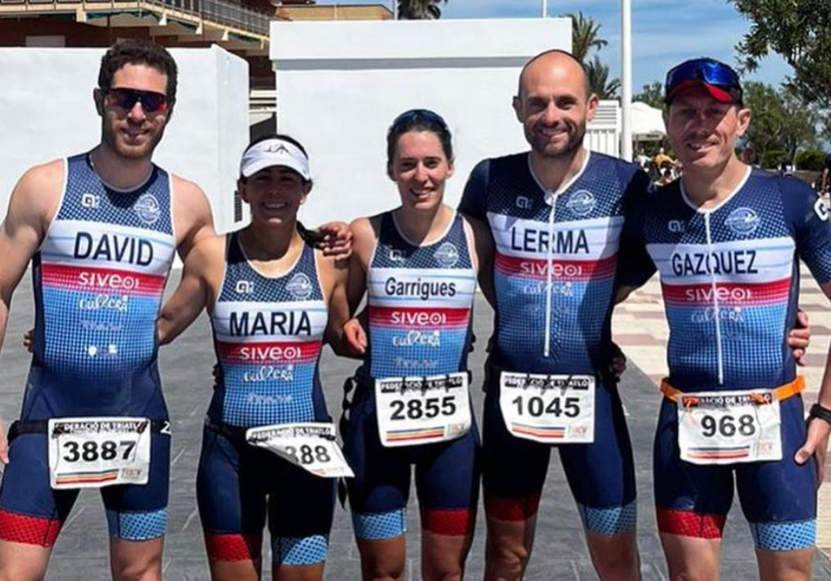 Miembros del club tras el Maratón de Canet