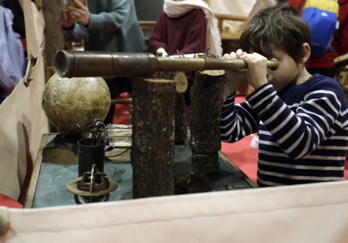 Un niño, en la edición de Expojove de este año.