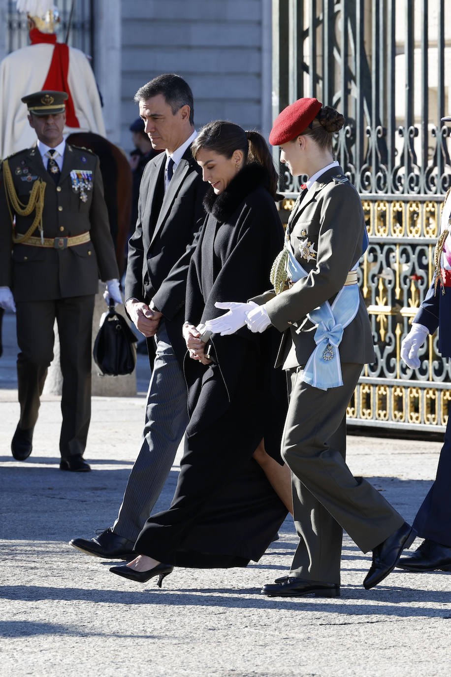 La princesa Leonor protagoniza la Pascua Militar vestida de cadete