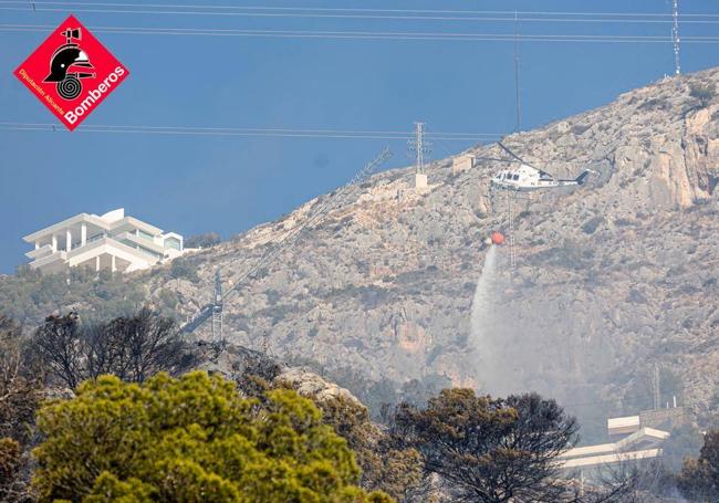 Fotos del incendio en Altea.