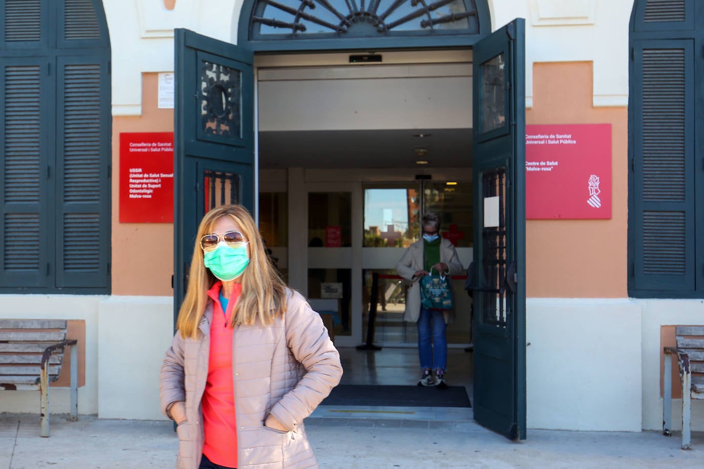 Éxito en el primer día de vacunación de la gripe y el covid en la Comunitat