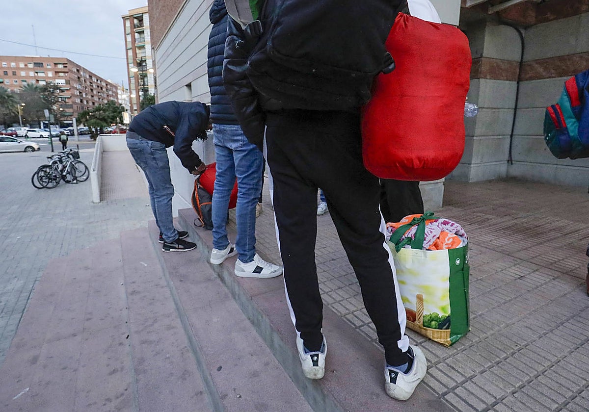 Albergue provisional que se instaló en el polideportivo Cabanyal, en imagen de archivo.