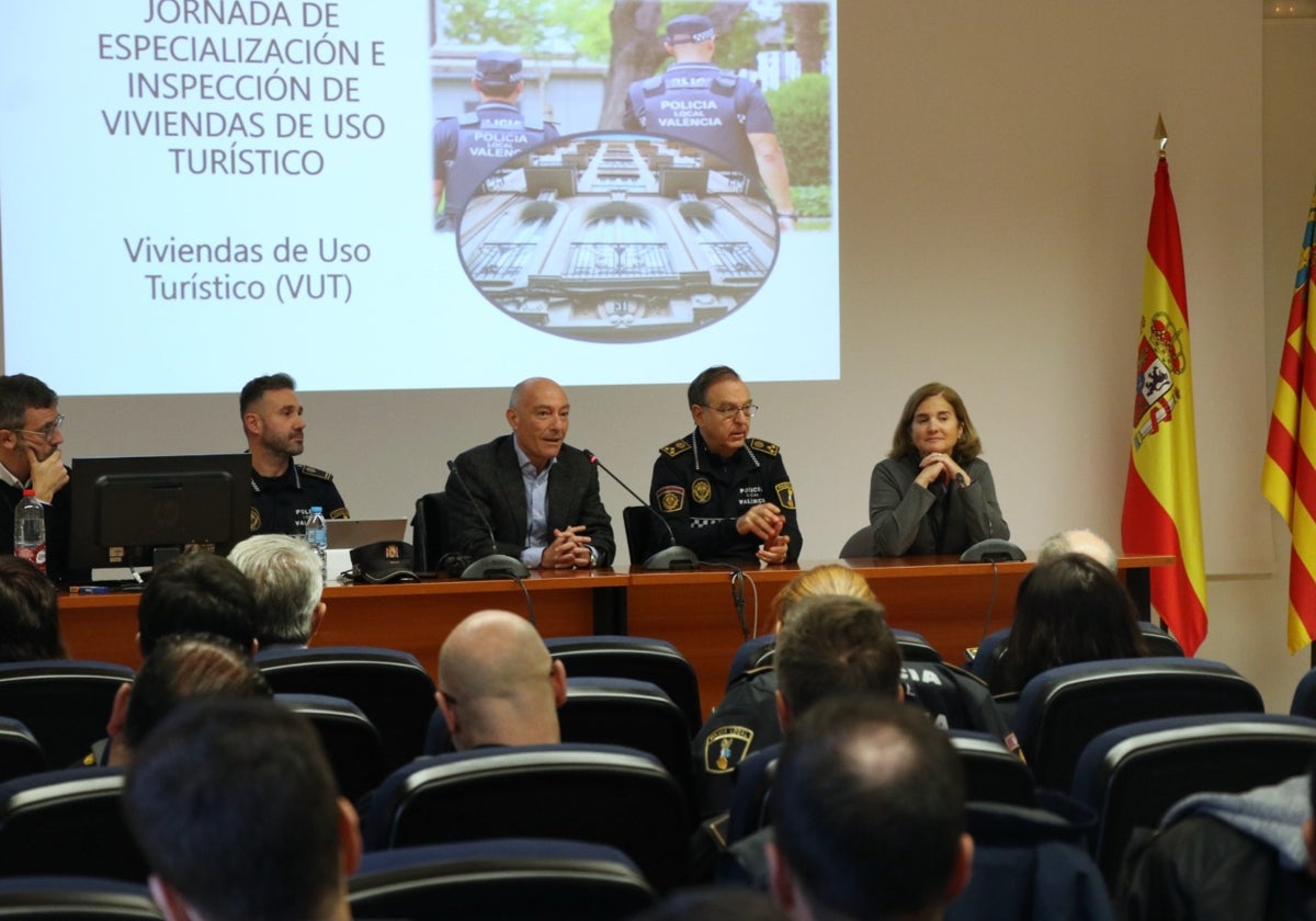 Apertura de la jornada de especialización, este martes.