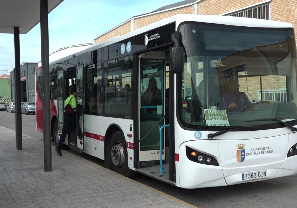 Bus con servicio «Connecta Metro».