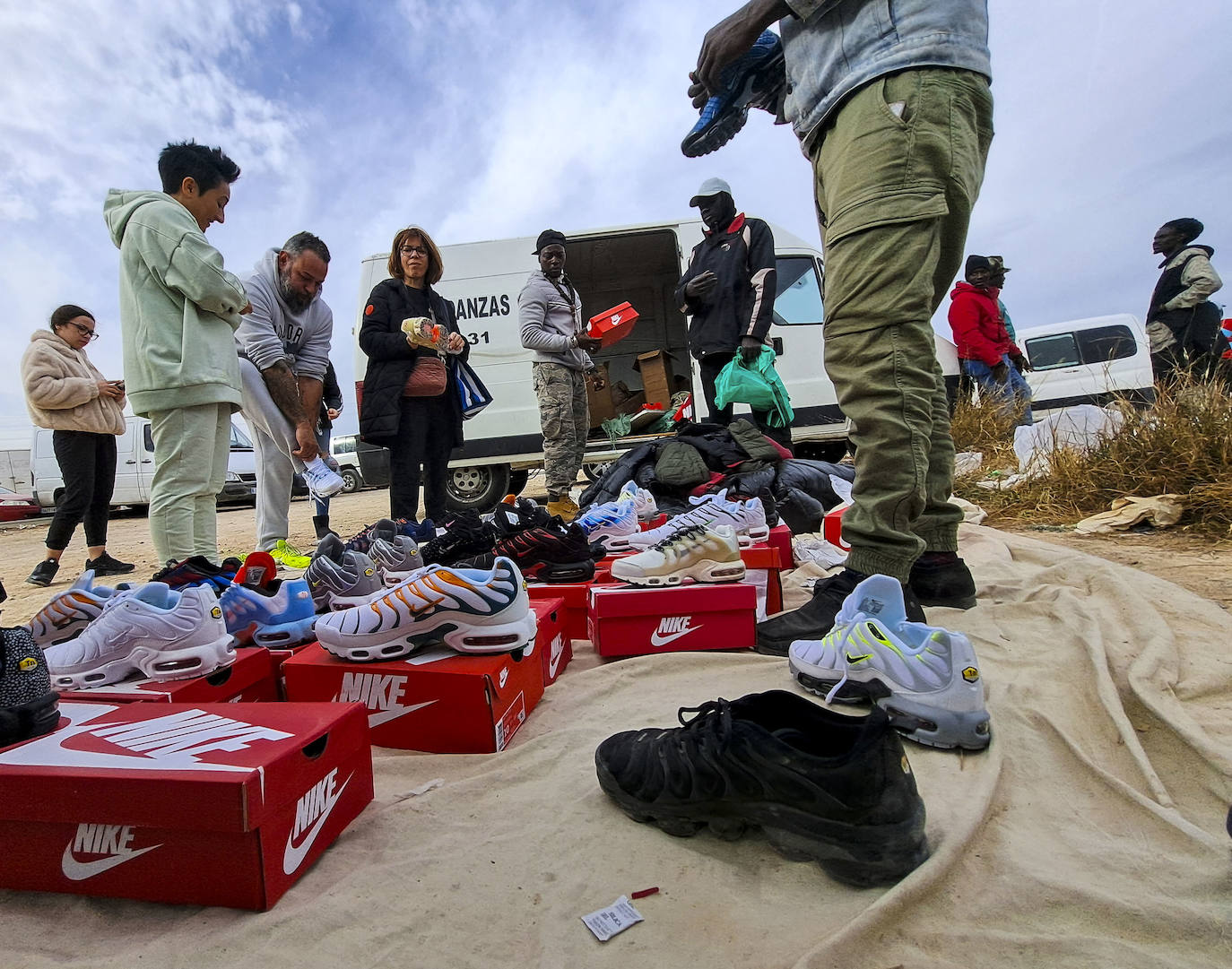 De bolsos a zapatillas: el mercado de las falsificaciones en Benaguasil