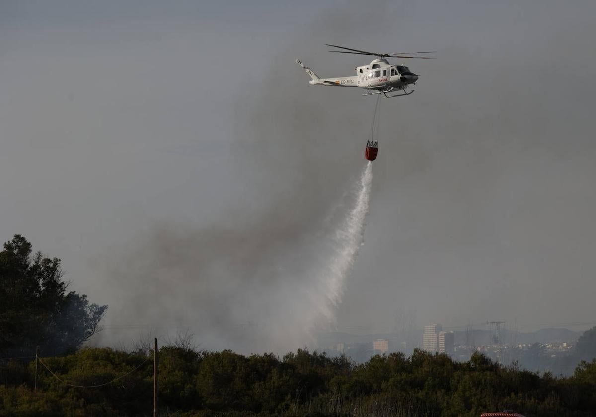 Incendio entre el Saler y Pinedo