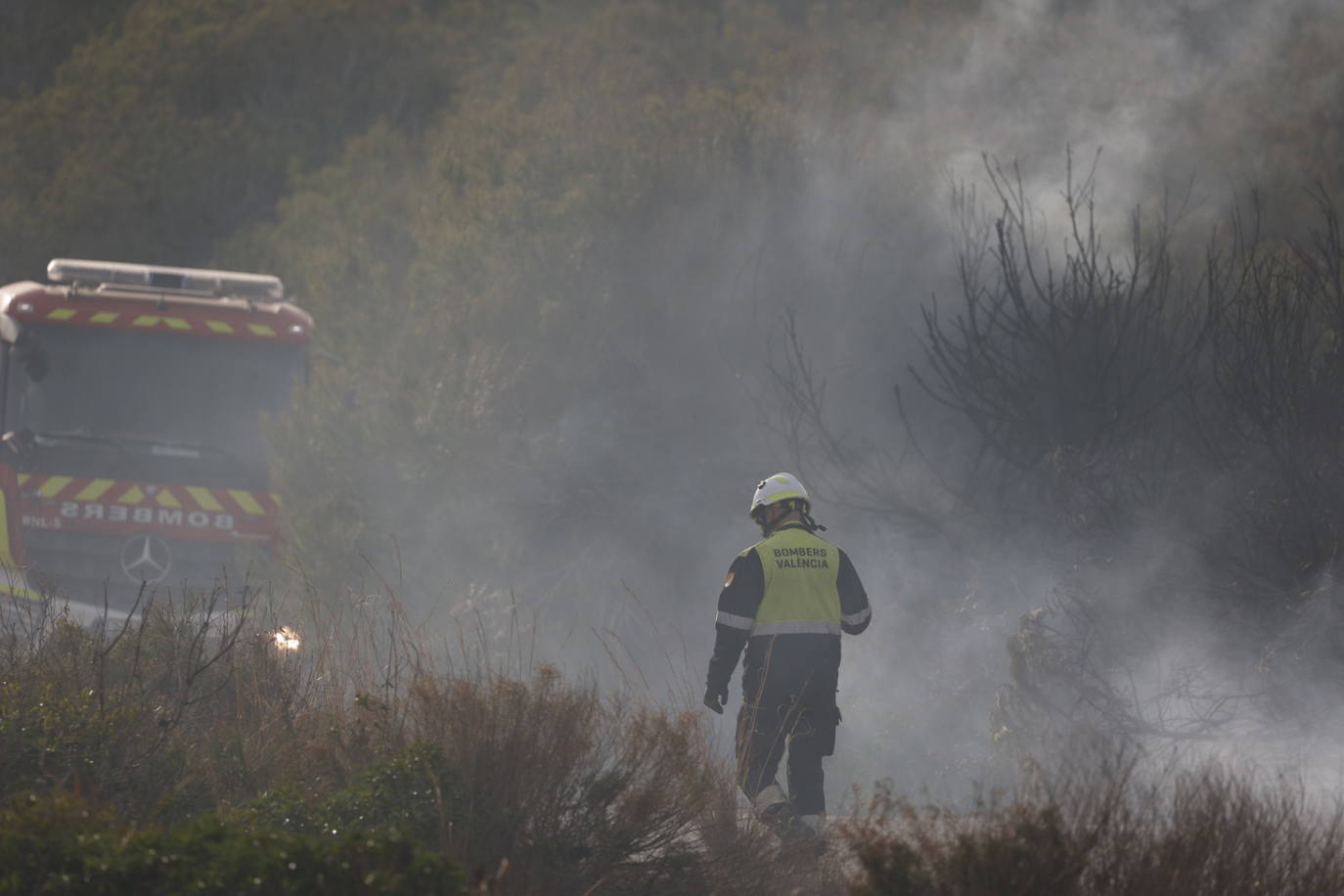 Incendio entre el Saler y Pinedo