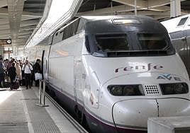 Parada de un AVE Madrid-Castellón.