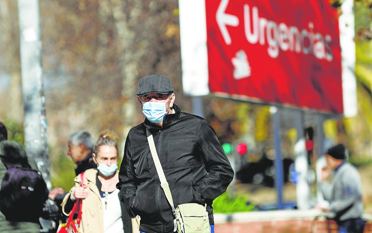 Las mascarillas soon habituales ya en los centros hospitalarios.