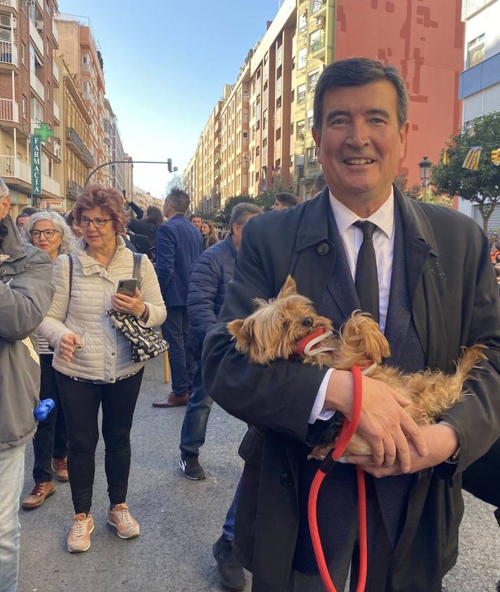 Imagen secundaria 2 - Marta Torrado, Sandra Gómez, Nuria Llopis y Fernando Giner, con sus mascotas,