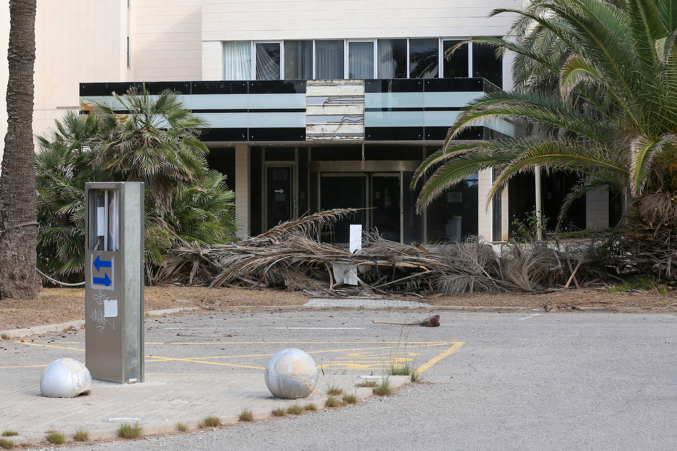 El hotel Sidi Saler, atrapado en el tiempo