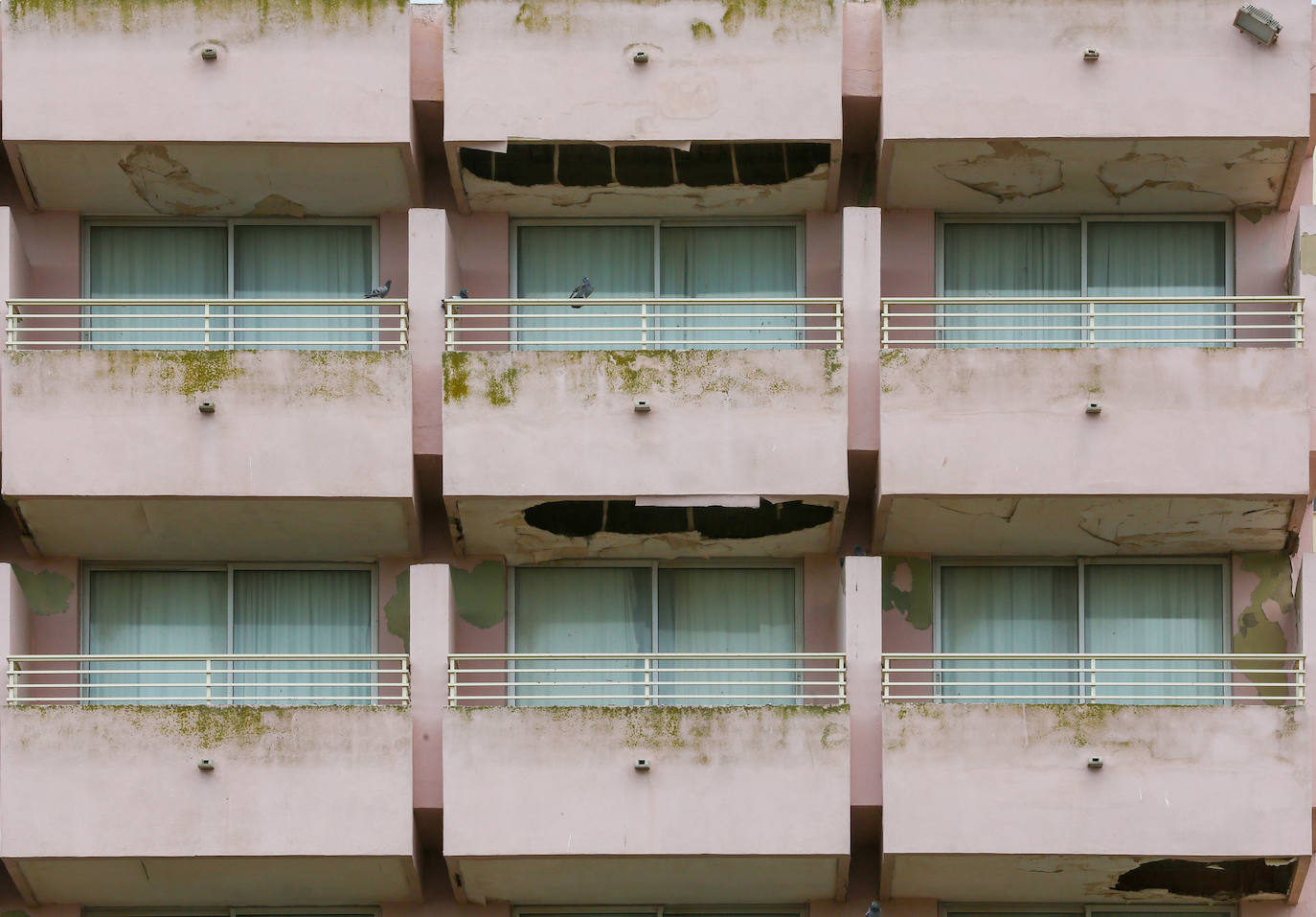 El hotel Sidi Saler, atrapado en el tiempo