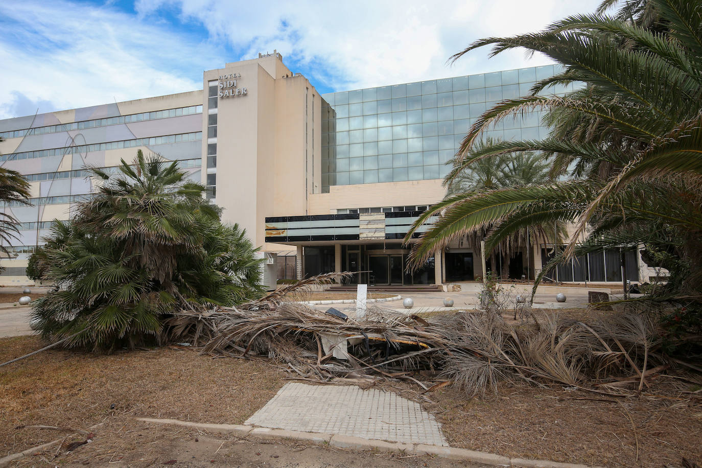 El hotel Sidi Saler, atrapado en el tiempo