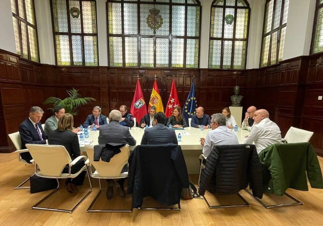 Reunión de preparación de la mascletà que se disparará en Madrid, celebrada en noviembre.