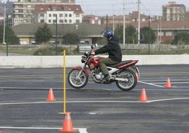 Un examen de conducir para motos.