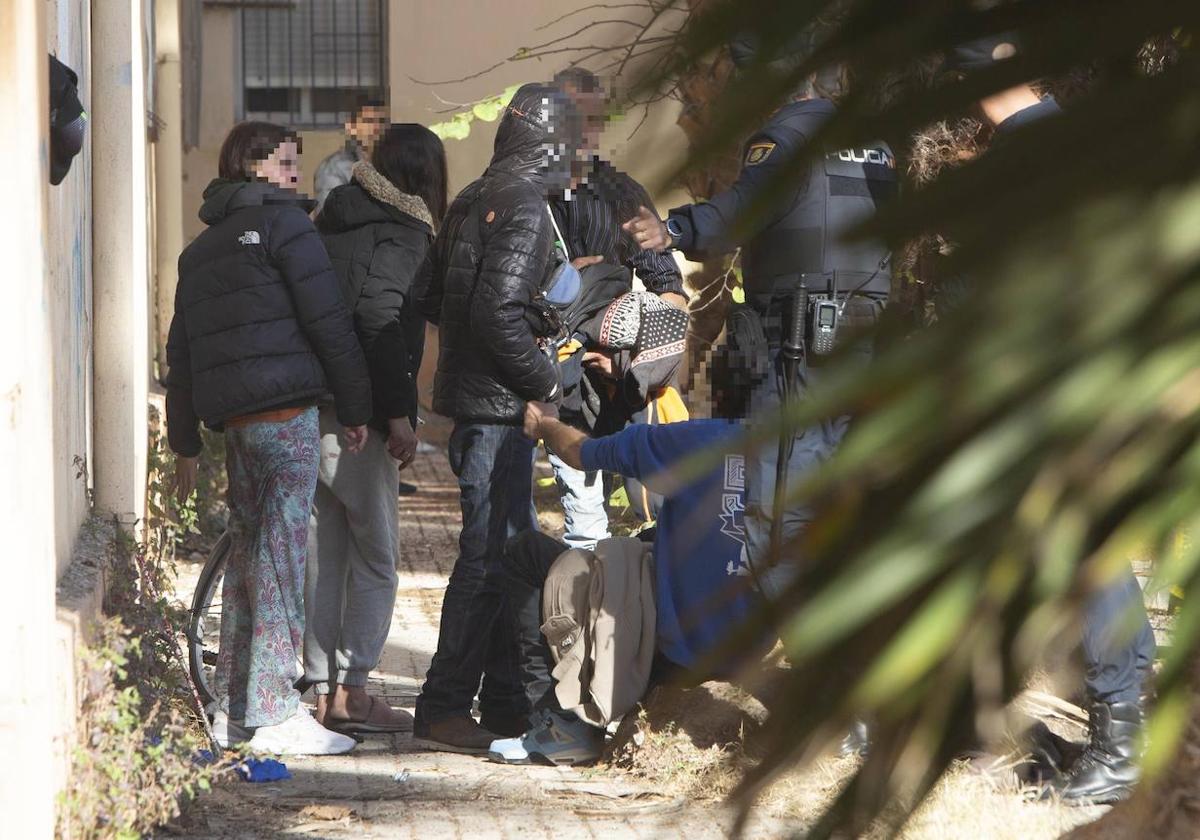 La cara y la cruz del barrio de la Malvarrosa en Valencia