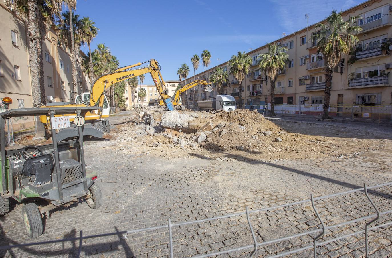 La cara y la cruz del barrio de la Malvarrosa en Valencia