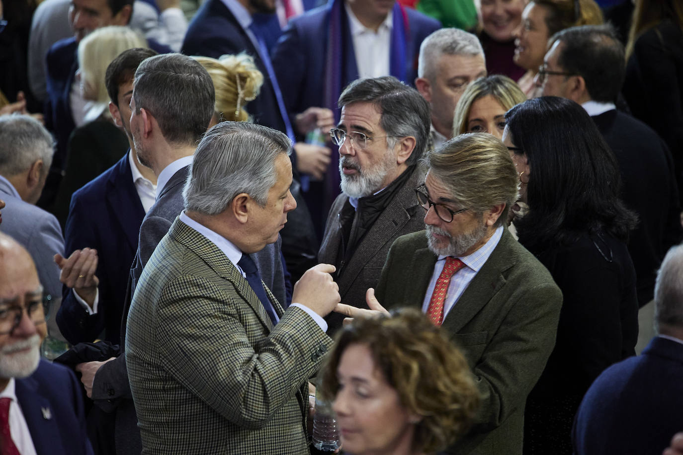 Fotos: la sociedad y los empresarios valencianos se vuelcan con la iniciativa &#039;Somos más&#039; de LAS PROVINCIAS