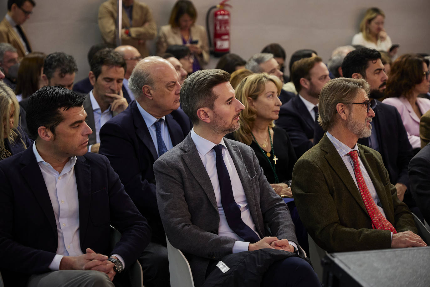 Fotos: la sociedad y los empresarios valencianos se vuelcan con la iniciativa &#039;Somos más&#039; de LAS PROVINCIAS