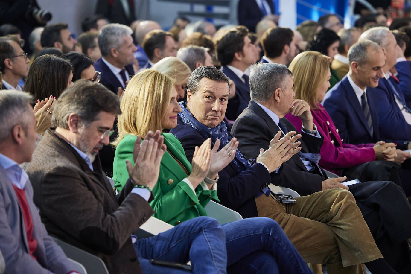 Fotos: la sociedad y los empresarios valencianos se vuelcan con la iniciativa &#039;Somos más&#039; de LAS PROVINCIAS