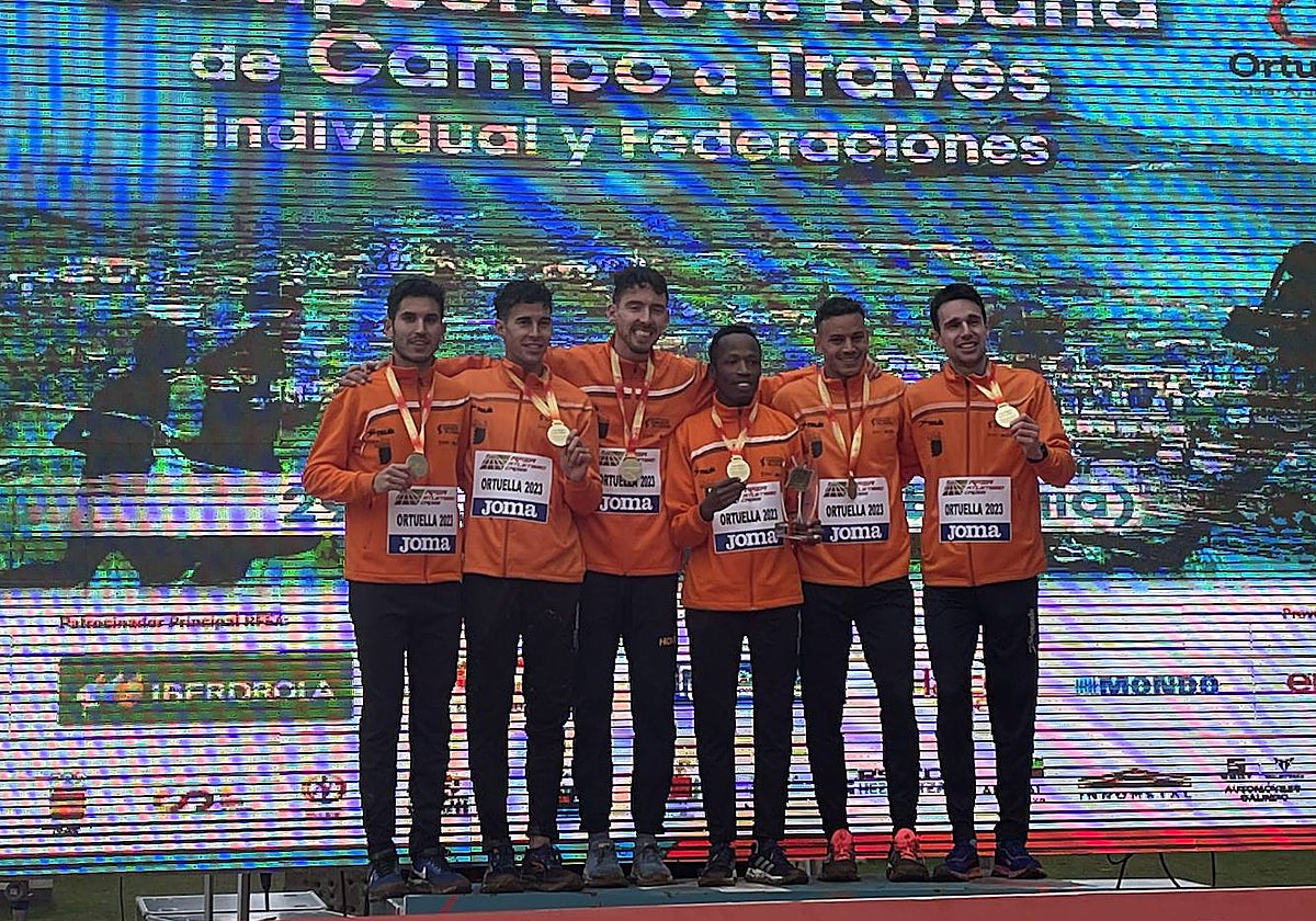 La selección valenciana, en el podio en la pasada edición.