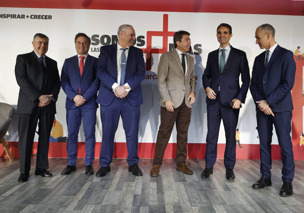 Fotos: la sociedad y los empresarios valencianos se vuelcan con la iniciativa &#039;Somos más&#039; de LAS PROVINCIAS