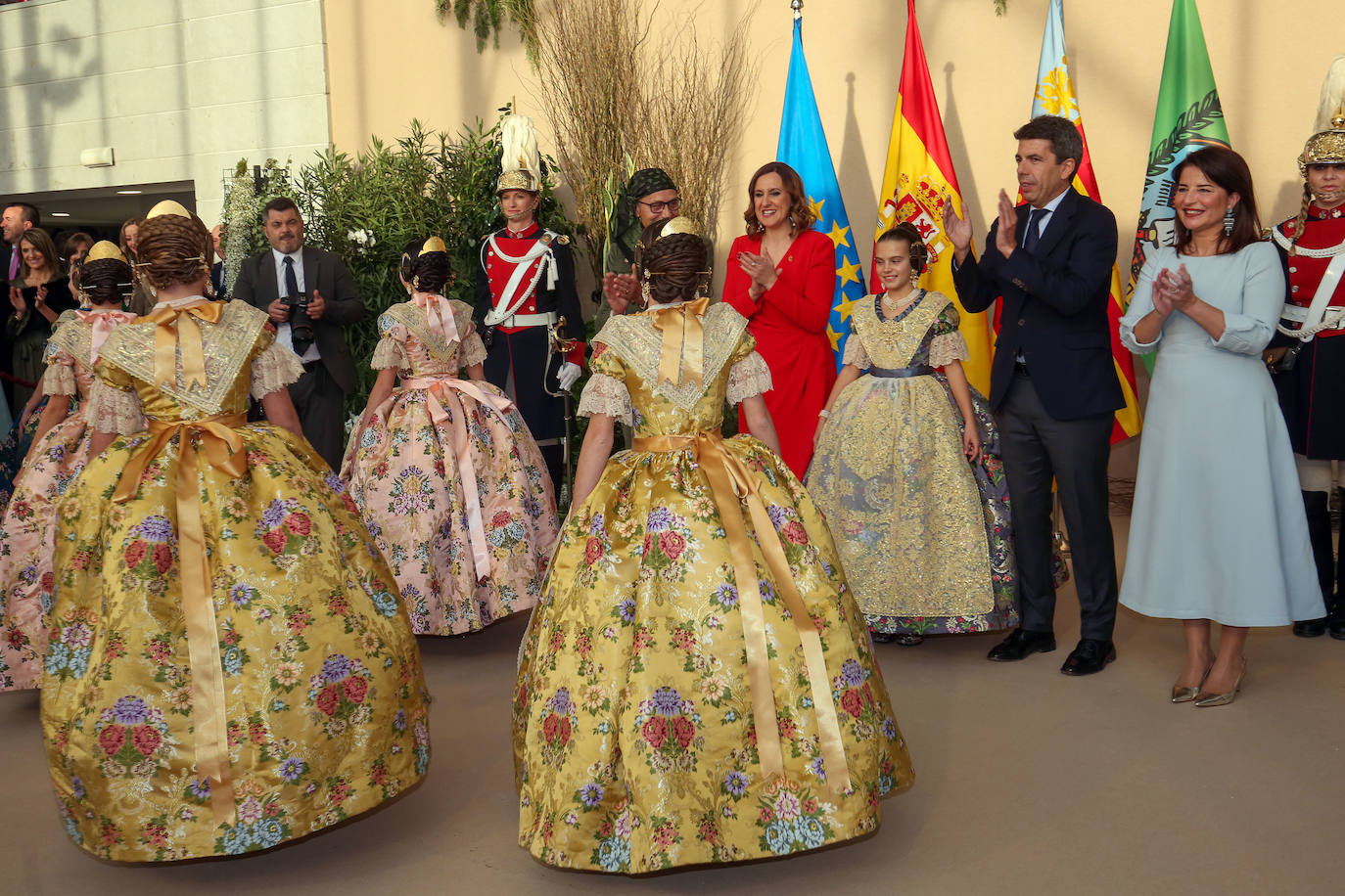 La exaltación de Marina García, fallera mayor infantil de Valencia 2024, en imágenes