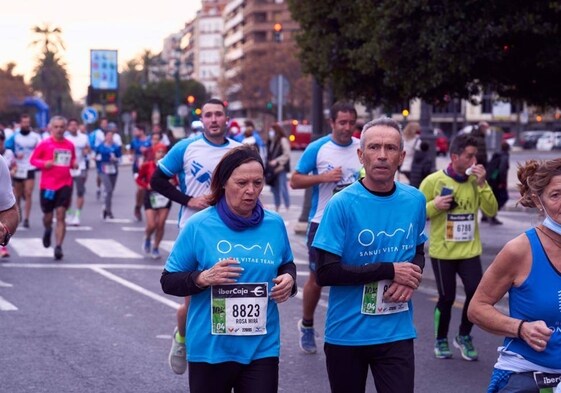 Rosa Mira, junto a su esposo en una 10K Valencia Ibercaja.
