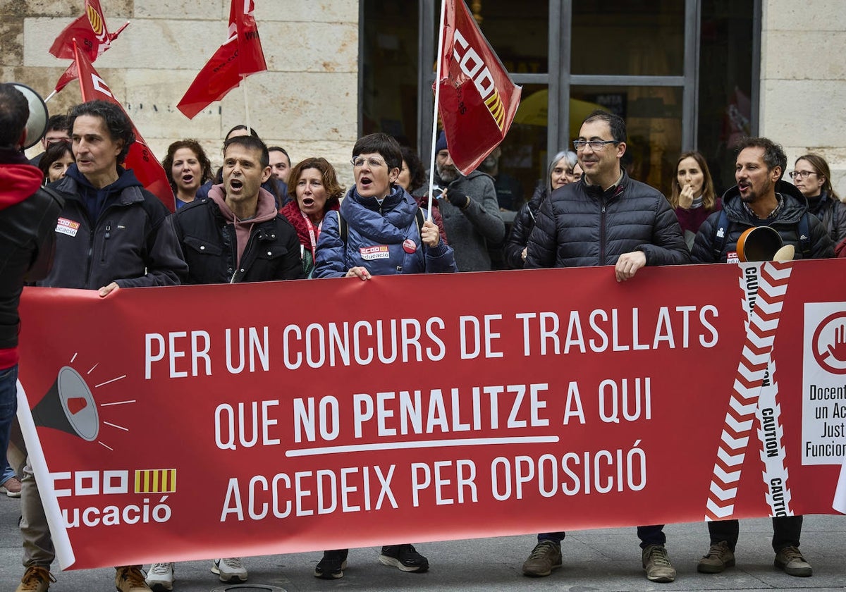 Participantes en la protesta, organizada en la plaza de Manises de Valencia.