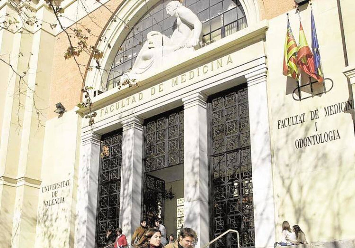 La Facultad de Medicina de la Universitat de València.