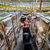 Abre en Valencia Crazy Day Factory, el 'outlet' de Amazon para comprar productos por un euro