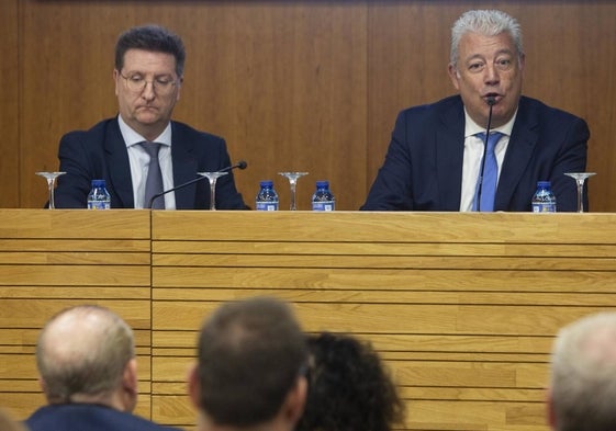 Alberto Villanueva, a la izquierda, y Daniel McEvoy, durante la jornada de Feceval.