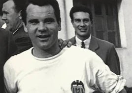 José Egea antes de su último partido con el Valencia, en el campo del Langreo, donde se jugó en la Copa de la temporada 65-66
