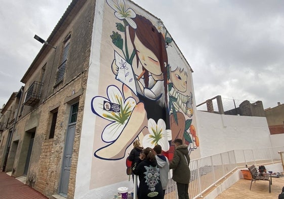 Mural de Julieta en la plaza José Borja Carbonell.