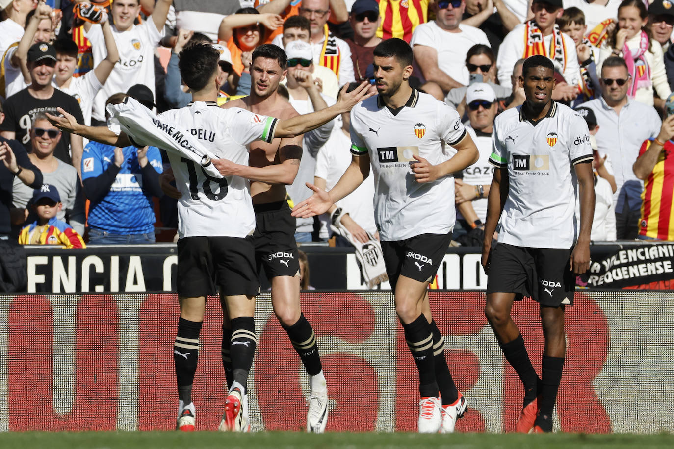 Las mejores imágenes del partido Valencia CF - Almería