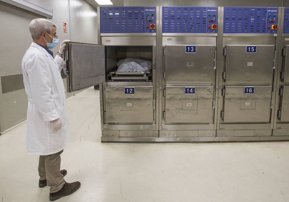 a morgue del Instituto de Medicina Legal de Valencia.