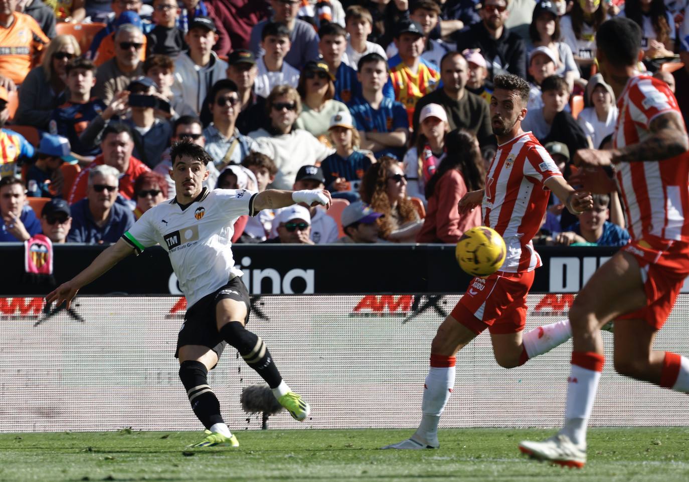 Las mejores imágenes del partido Valencia CF - Almería