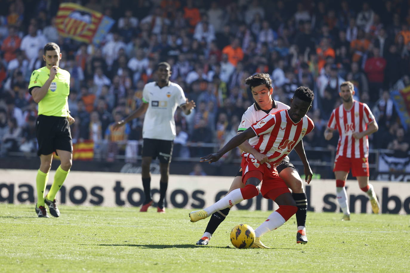 Las mejores imágenes del partido Valencia CF - Almería