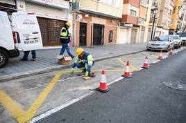 Movilidad instala sensores en 207 plazas de aparcamiento de los Poblados Marítimos para personas con movilidad reducida y carga y descarga