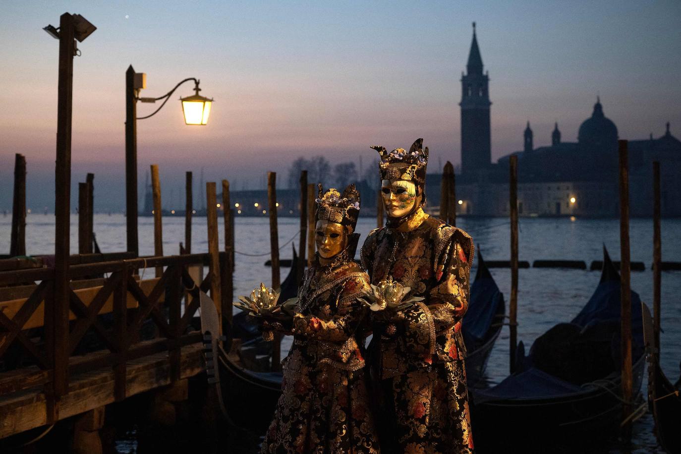 Noche de máscaras en Venecia