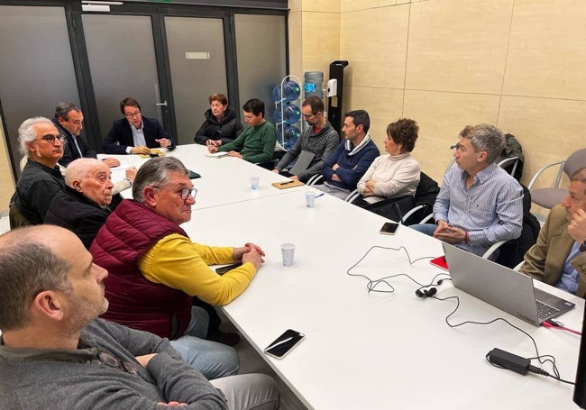 Reunión de colectivos de Benimaclet con el concejal de Urbanismo, Juan Giner.