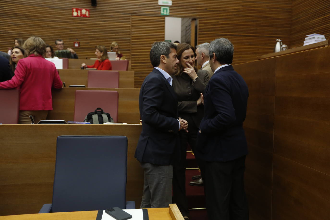 Fotos del pleno de Les Corts del 7 de febrero