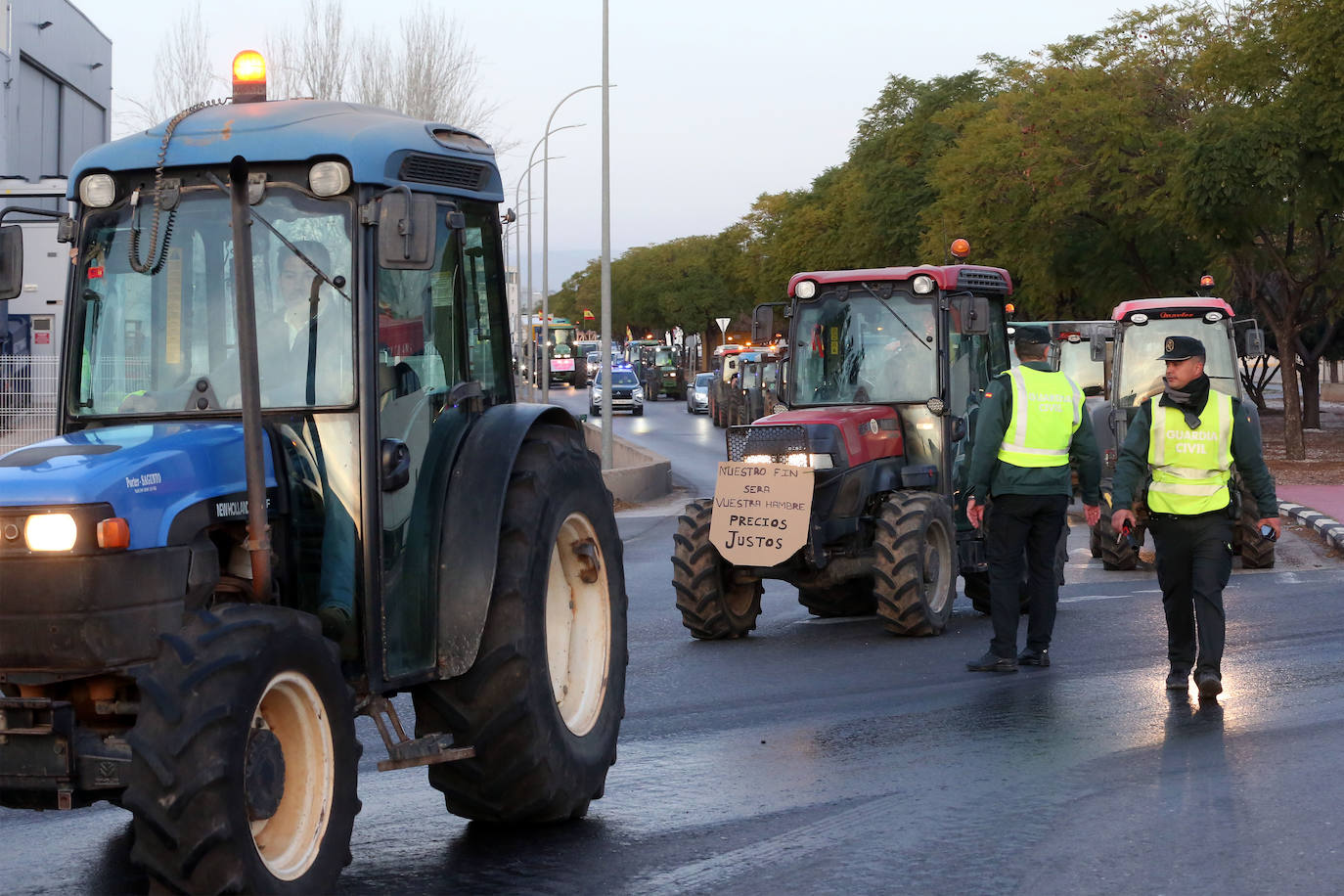 Fotos del tercer día de protestas de los agricultores en Valencia