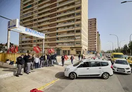 Trabajadores de la ITV de Campanar en una huelga antes de la reversión.