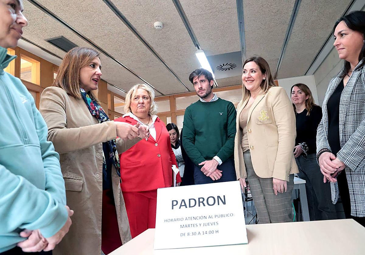 La alcaldesa, en la junta municipal de Castellar, este jueves.